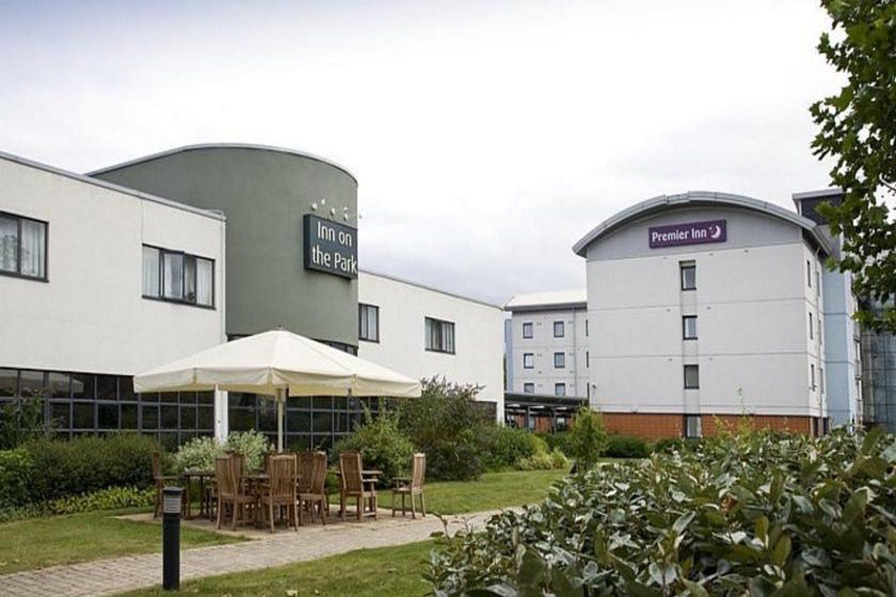 Premier Inn London Энфилд Экстерьер фото