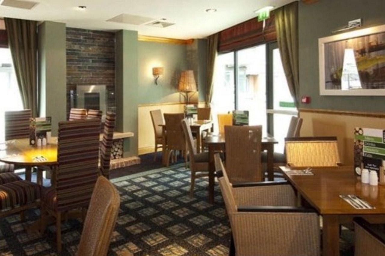 Premier Inn London Энфилд Экстерьер фото