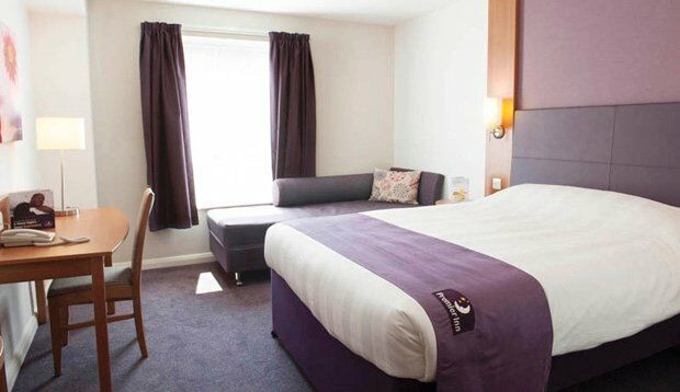 Premier Inn London Энфилд Экстерьер фото